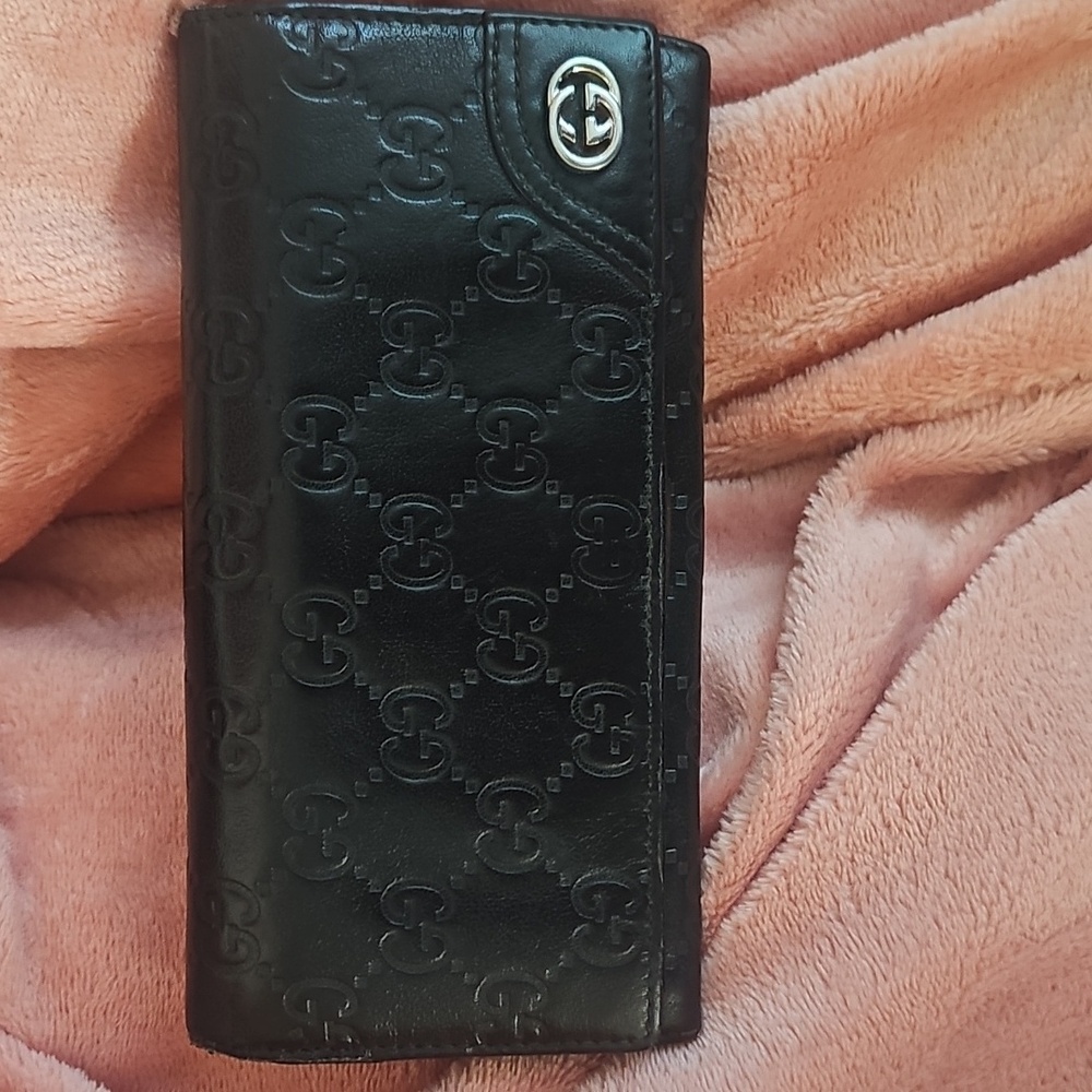 GUCCI CHAINS EMBOSSED LONG WALLET BLACK